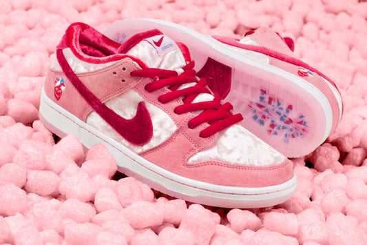 Nike SB x Strangelove Dunk low QS