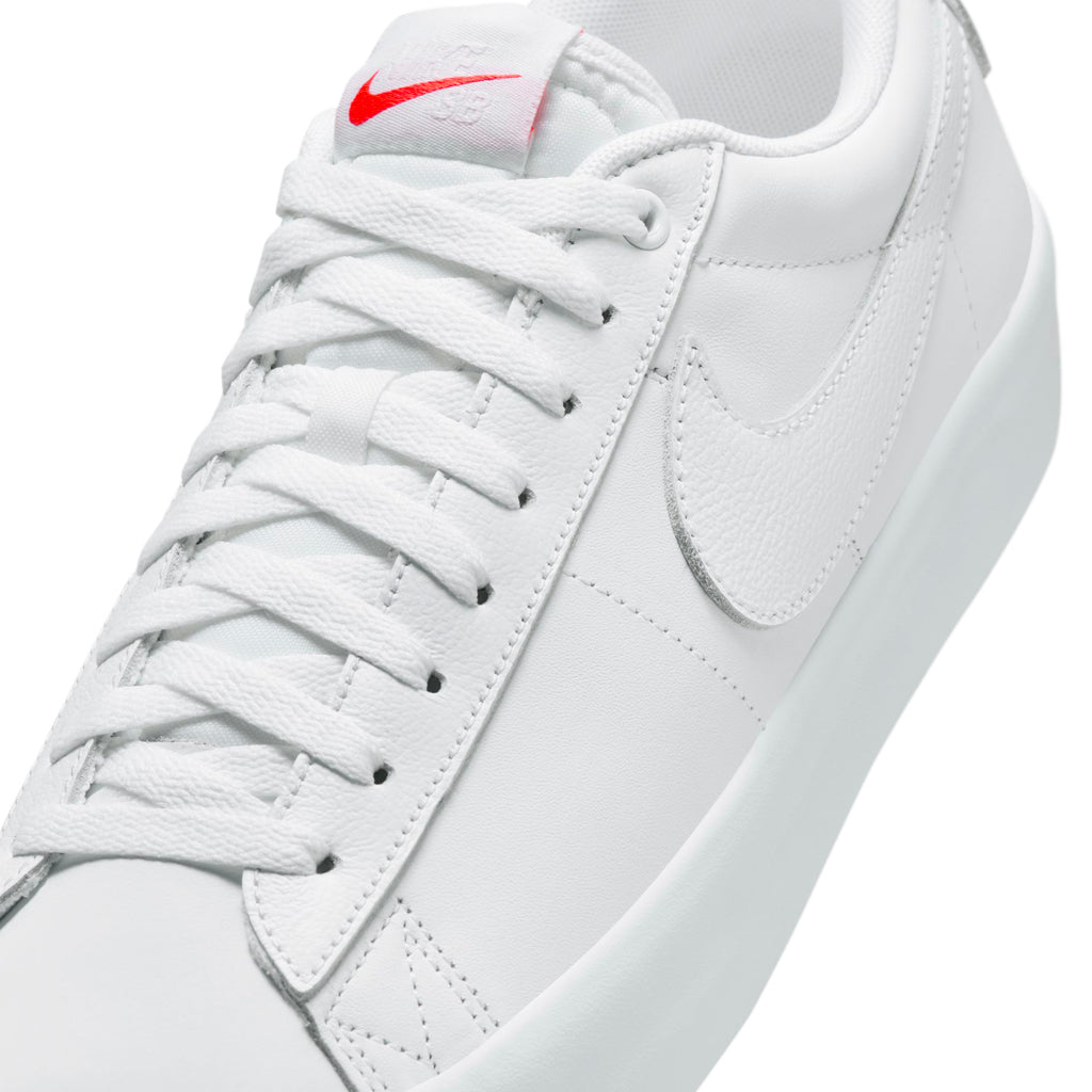 Nike SB  - Blazer Low Pro GT ISO - Triple White